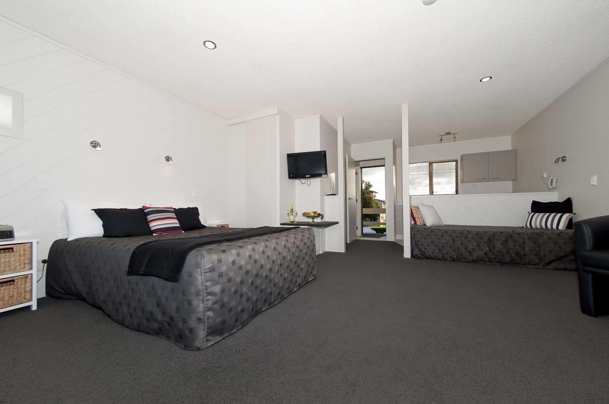 The Oceanside Motel Whitianga Dış mekan fotoğraf